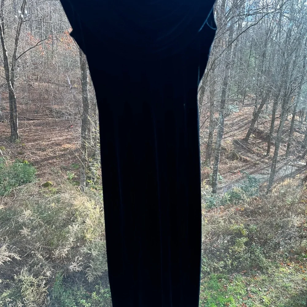 Elegant Navy Blue velvet off the shoulder Alex Evening Gown . - Picture 2 of 6
